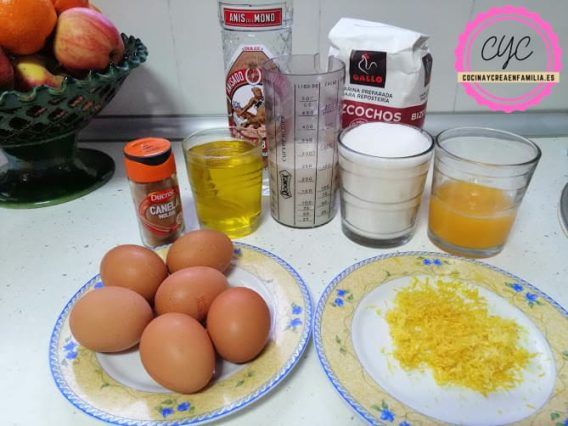 ingredientes para los roscos de huevo