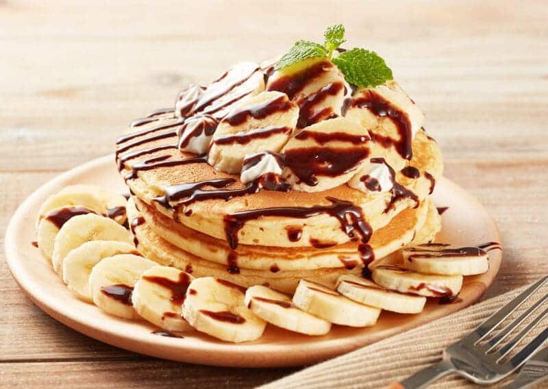 Pancakes-de-avena-y-platano-para-brunch-en-casa