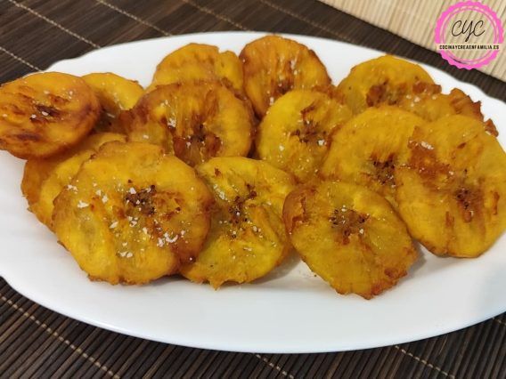 Plátano macho frito crujiente