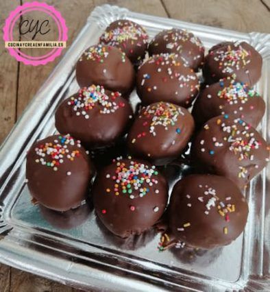 cake pops de chocolate negro sin palo