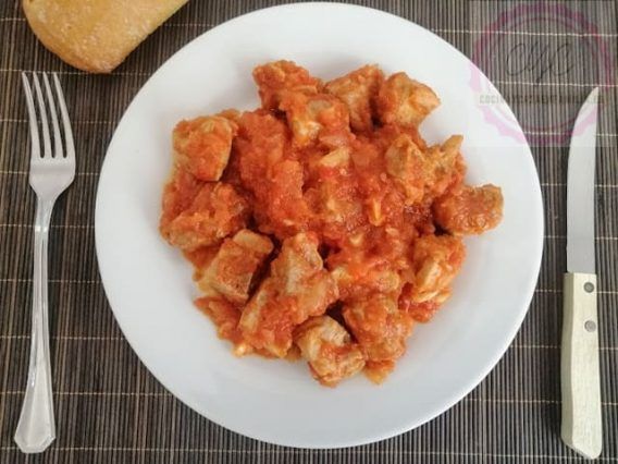 lomo con tomate