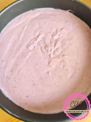 tarta de fresa lista para refrigerar