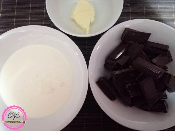 nata, mantequilla y chocolate negro